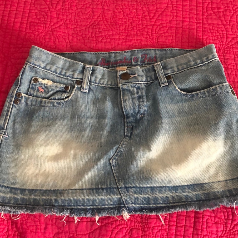 Abercrombie & Fitch, size 2